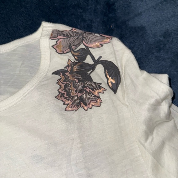 Victoria's Secret White and Blue Tee - Picture 6 of 8